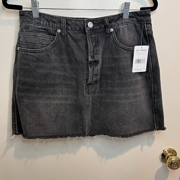 NWT Free People Washed Black Denim Button Fly Raw Hem skirt, Size 30 (US 10) - Picture 4 of 13